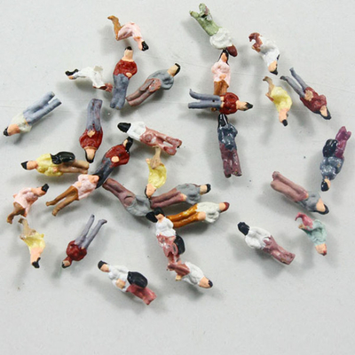 Porcellana La gente architettonica del modello di scala di 1:300 di plastica, 0.6cm ha dipinto le figure per la disposizione del treno fornitore