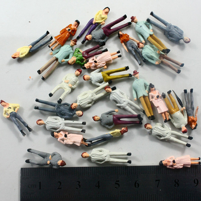 Porcellana gente architettonica del modello di scala di 1:75 2.5cm, passeggero dipinto per la disposizione della ferrovia del treno fornitore