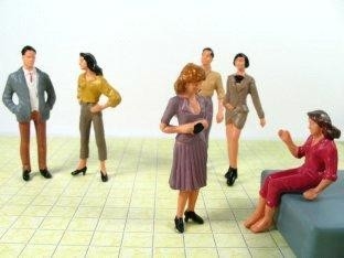 Porcellana figure dipinte della gente del modello di scala di 7CM per la costruzione, disposizione del centro commerciale facendo uso di P25-6 fornitore