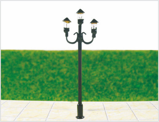 Porcellana T49 6V tre teste Street scala in plastica modello lampione per Train Layout 5.5 cm fornitore
