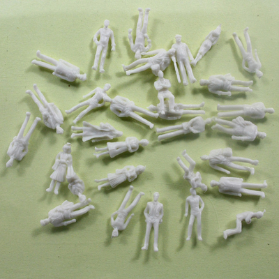 Il treno di plastica 1/100 della scala calcola il bianco di modello architettonico della gente fornitore
