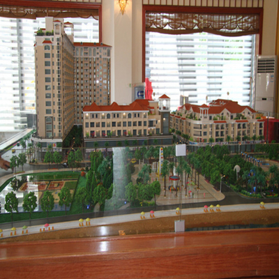 Creatore di modello architettonico miniatura, rappresentazione abbastanza residenziale della costruzione del parco fornitore