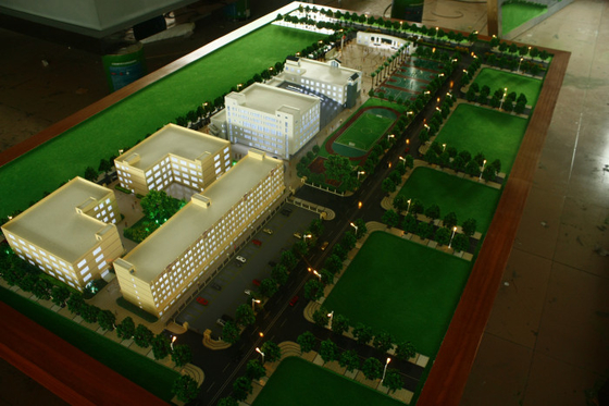 creatore di modello architettonico miniatura dell'edificio scolastico 3D, modelli di scala della disposizione della scuola di illuminazione fornitore