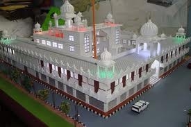 Creatore di modello architettonico miniatura su ordinazione, accendente il modello di scala di Gurudwara fornitore