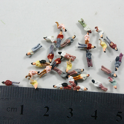 riporti in scala la gente architettonica del modello di scala di 1:300 0.6cm, figure dipinte plastica per la disposizione ferroviaria fornitore