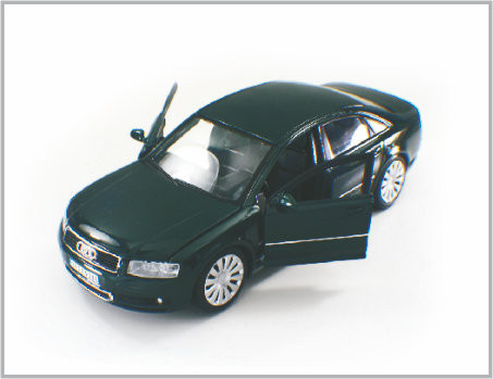 1/24 ha fuso sotto pressione le automobili di modello su ordinazione nere luminose Audi A8 della scala della lega come a casa Decoratio fornitore